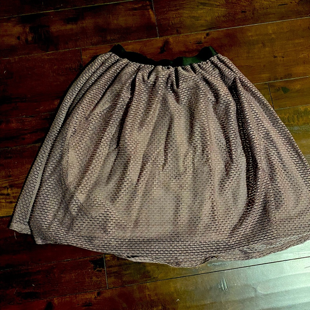 Xhiliration elastic waist skirt. Lavender and black size medium.